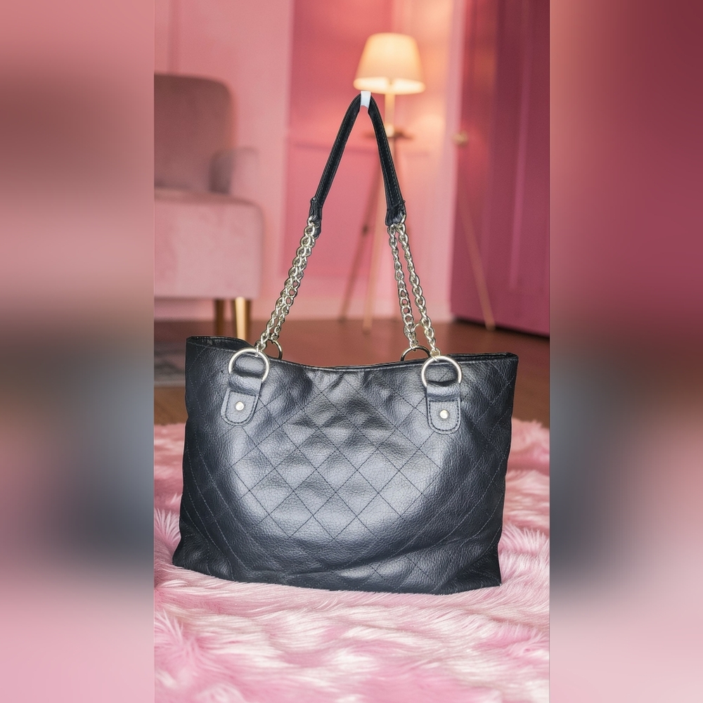 Vintage 2011 Loungefly Hello Kitty Black Quilted Tote & Wallet Set - Picture 4 of 16